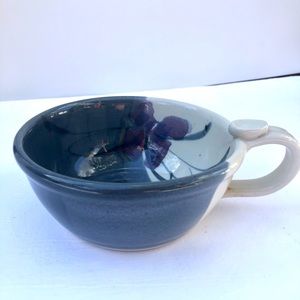 VINTAGE ART POTTERY SAUCE/GRAVY/SOUP W/ BEAUTIFUL FOLLETTE